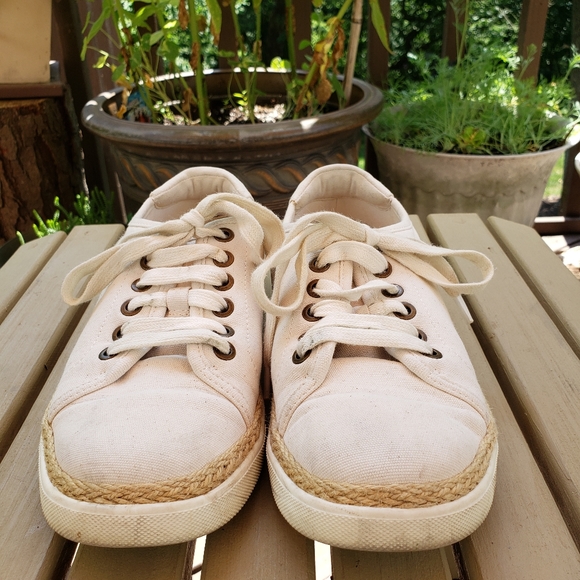 Vionic Hattie Sneakers - Picture 2 of 6